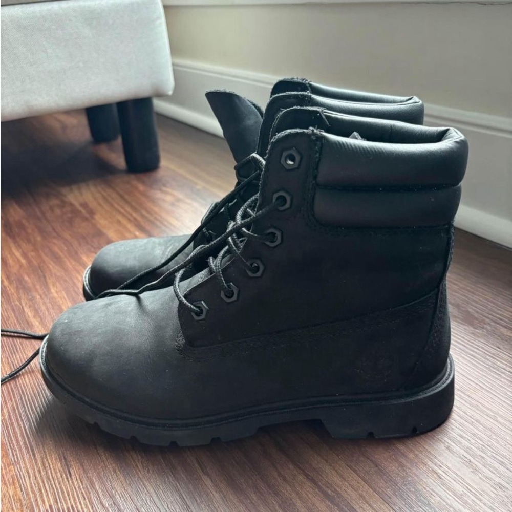 LIKE NEW Timberland’s women black waterproof boot size 6